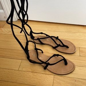 Women’s Lulus tie up sandals
